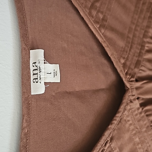ana light brown top (L) - Picture 2 of 8